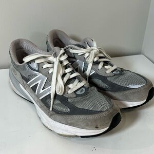 Women’s Size 9.5 New Balance 990 Made in USA Classic Gray and White Sneakers